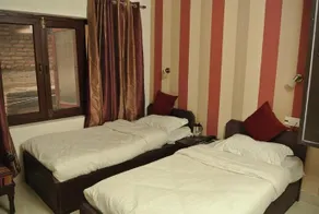 Oyo 4945 Abdullah Residency - Image 3