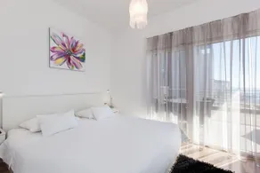 Luxury Apartment Gloss - Image 5