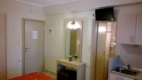 Gaia Studios & Apartments - Image 2