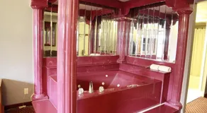 Yankee Clipper Motor Inn - Image 4