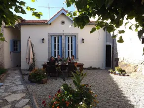 Le Petit Chateau - Image 2