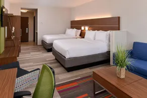 Holiday Inn Express & Suites - St Petersburg - Seminole Area - Image 4