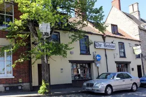 Beehive Inn - Image 1