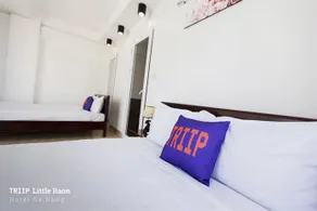 Little Gold Hotel - Image 4