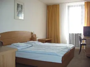 UVS hotel - Image 5
