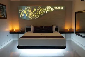 Auto Hotel Deluxe - Image 3