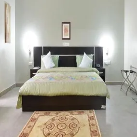Sheer Luxury Apartments and Suites - Image 4
