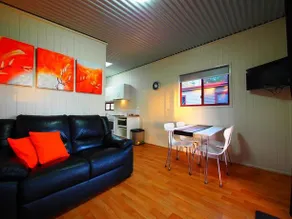 Killarney View Cabins and Caravan Park - Image 3