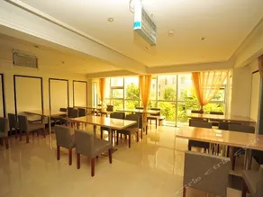 Riyuexin Business Hotel - Image 5