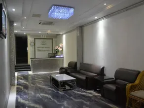 Holiday Hotel - Image 2