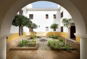 Apartamentos Patios de Alcántara - Image 3