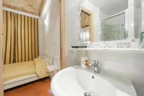 Eleven Rome Inn - Image 2