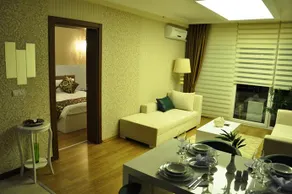 Queen Residence - Image 4