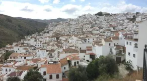 Casa en pueblo de montes de Málaga a 15km de playa - Image 3