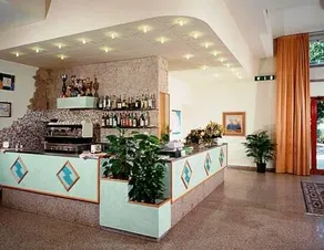 Hotel Garden - Image 4