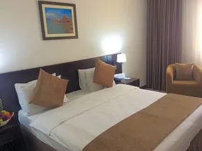 Sur Plaza Hotel - Image 2