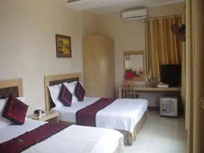 Red Hotel - Image 4