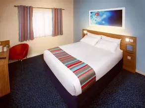 Travelodge Burford Cotswolds Hotel - Image 3