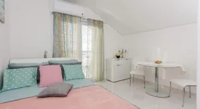 Flora Maris Pool Apartments - Image 3