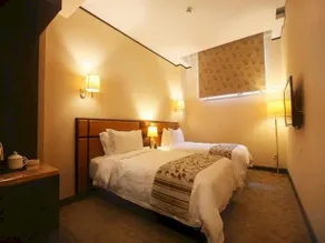 Mei Haiwan (Convention and Exhibition Center Island Ring Road) - Image 3