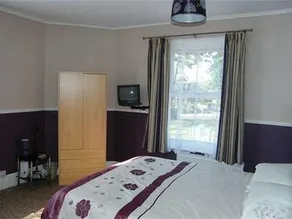 The Seaview Hotel - Image 3