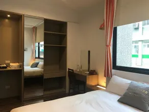 8 Door Guest House - Image 4