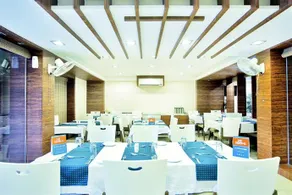 ZO Rooms Sayajigunj Kalaghoda Circle - Image 3