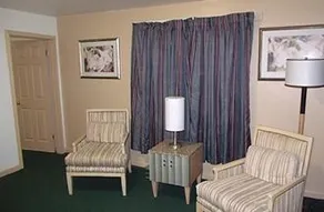 Lindsay Inn - Image 2