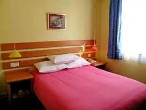 Home Inn Yuantong Street - Image 4