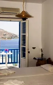 Sakis Rooms & Apartments - Image 2