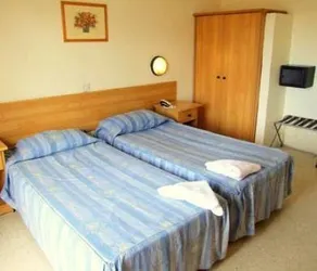 Qawra Inn Hotel - Image 4