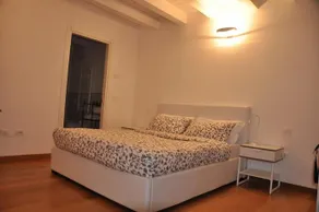 Room 28 - Image 5