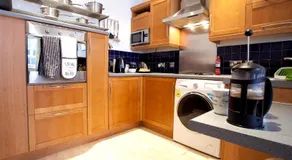Urban Banana Apartments - Image 3