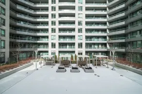 CN Tower Comfortable Condo's - Image 2