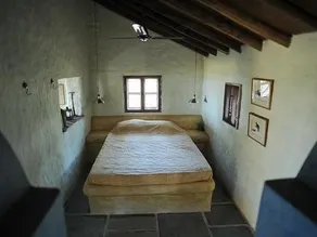 Old Stone Villa - Image 4
