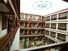 Zhaxi Quta Style Hotel - Image 4