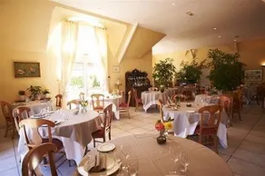 Hotel Les Chaumieres Du Lac - Image 3