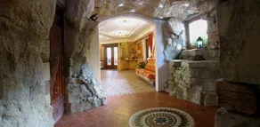 La Grotta - Image 4