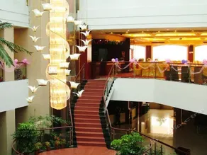 Xiongzhou Grand Hotel - Image 4