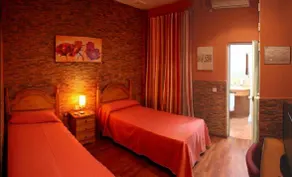 Hostal Paris - Image 2