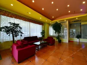 Home Inn - Image 3
