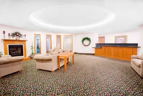 Super 8 by Wyndham El Paso IL - Image 5
