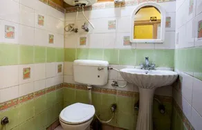 Hotel Butterfly - Image 4