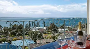 'Baylife Villa' 4a Warruga St - Large home with WIFI, Netflix, Aircon, Linen & Spectacular Views - Image 5