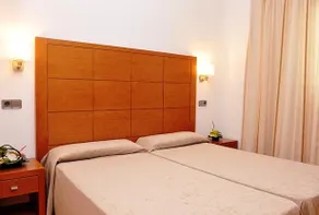 Aparthotel Cap De Mar - Image 2