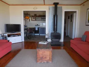 A Lakehouse on Burrill Lake - Image 4