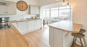 Burnsyde Beach House - Image 5