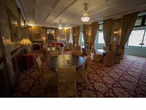 Le Clos Saint Martin Brit Hotel - Image 5