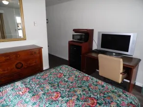 Klamath Travel Inn - Image 4