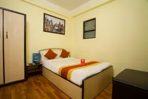 OYO 156 Hotel Sweet Town - Image 2